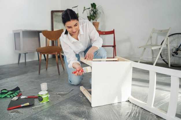 Как подготовить помещение перед покраской мебели?