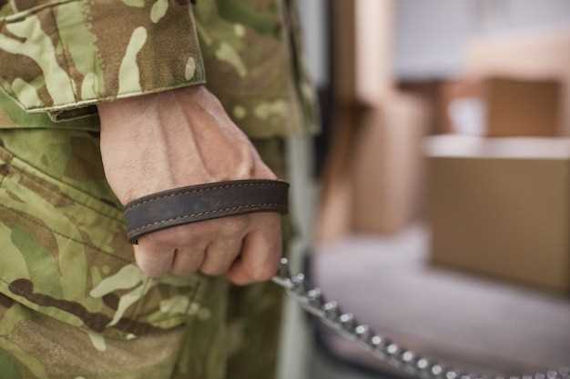 undefinedПолучение водительских прав является важным этапом в жизни каждого человека.</strong> Автомобиль предоставляет свободу передвижения, удобство и независимость. Однако, чтобы официально садиться за руль, необходимо пройти все необходимые процедуры и получить водительское удостоверение. Если вы являетесь военнообязанным или военнослужащим, то необходимо обратиться в военкомат для сдачи на права специального образца.»></p> <p><em>Военкомат – это учреждение, которое отвечает за организацию призыва на воинскую службу и регистрацию военнообязанных. Однако помимо этого, военкомат также занимается организацией сдачи на права для военнослужащих.</em></p> <p><img decoding=